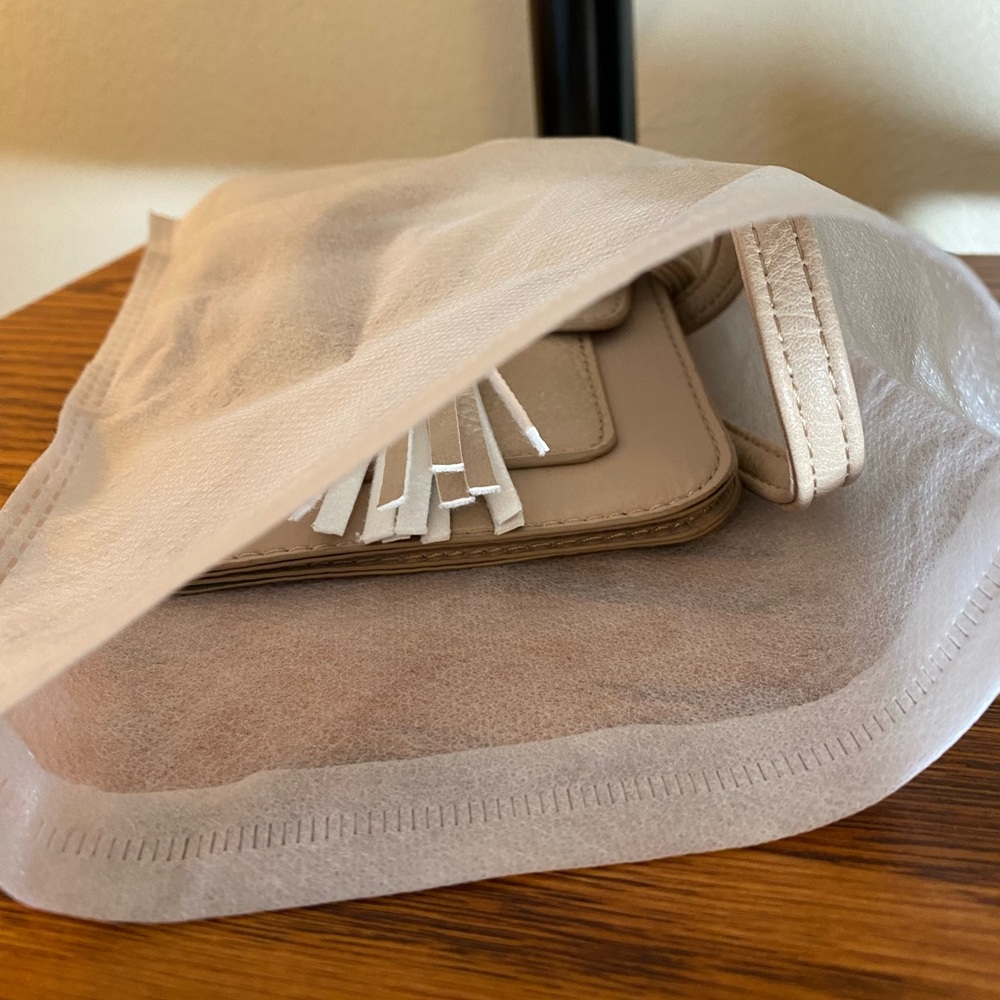 K. Carroll Harper™ Crossbody with RFID Like New! Buff / Pale Pink Neutral / RFID - Picture 5 of 8